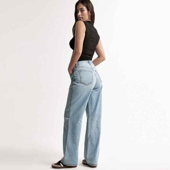 ABERCROMBIE & FITCH CURVE LOVE 'THE LOOSE' HIGH RISE LIGHT TINTED JEANS - Picture 2 of 12